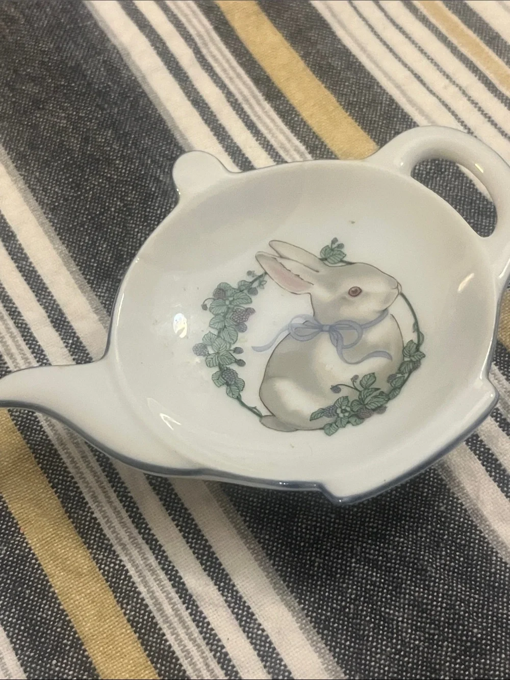 Vintage White Ceramic Teapot Tea bag holder by Fabrizio George Good 157